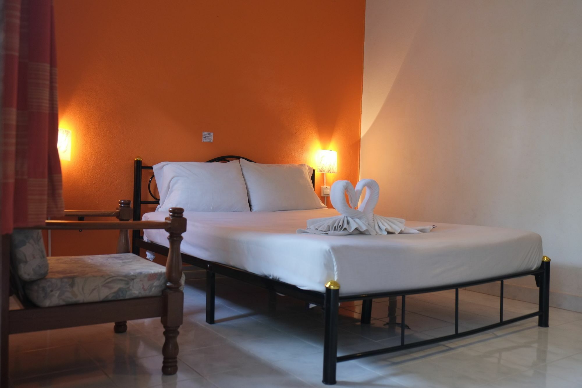 Mypatong Social Hostel Экстерьер фото