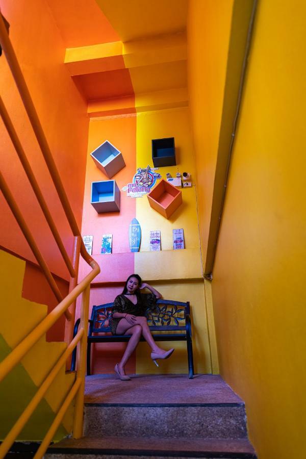 Mypatong Social Hostel Экстерьер фото