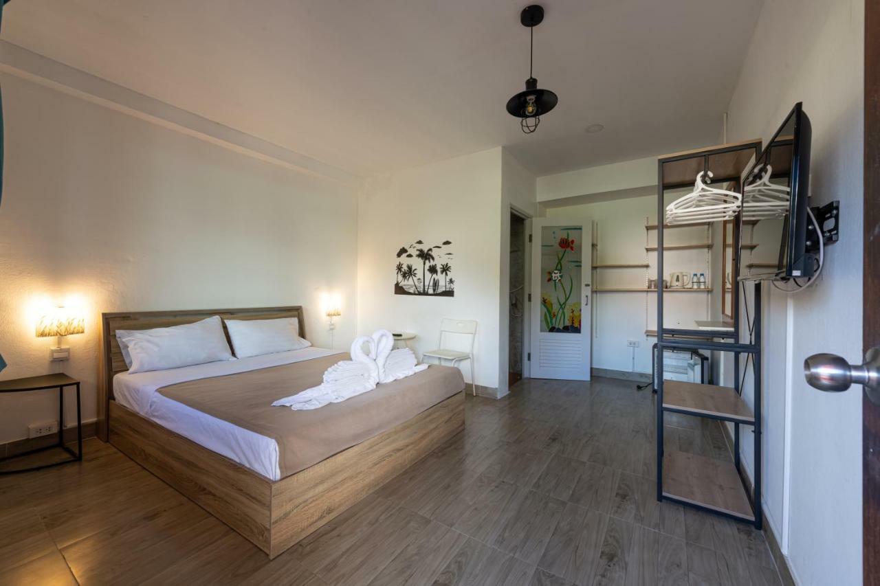 Mypatong Social Hostel Экстерьер фото