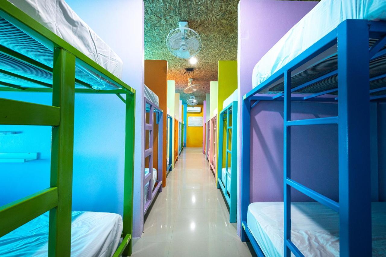 Mypatong Social Hostel Экстерьер фото