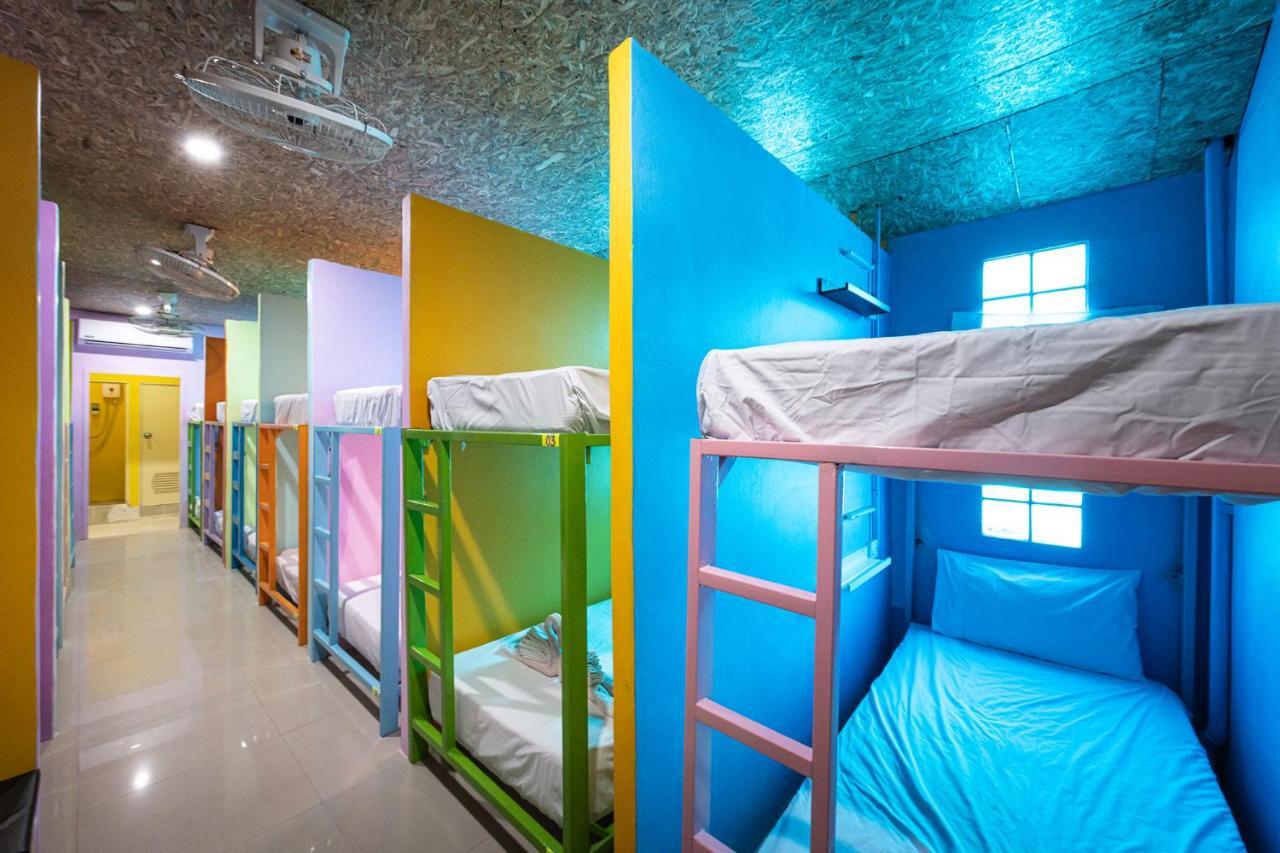 Mypatong Social Hostel Экстерьер фото