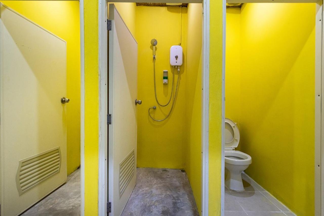 Mypatong Social Hostel Экстерьер фото