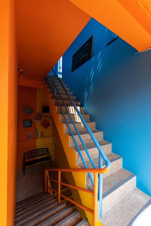 Mypatong Social Hostel Экстерьер фото