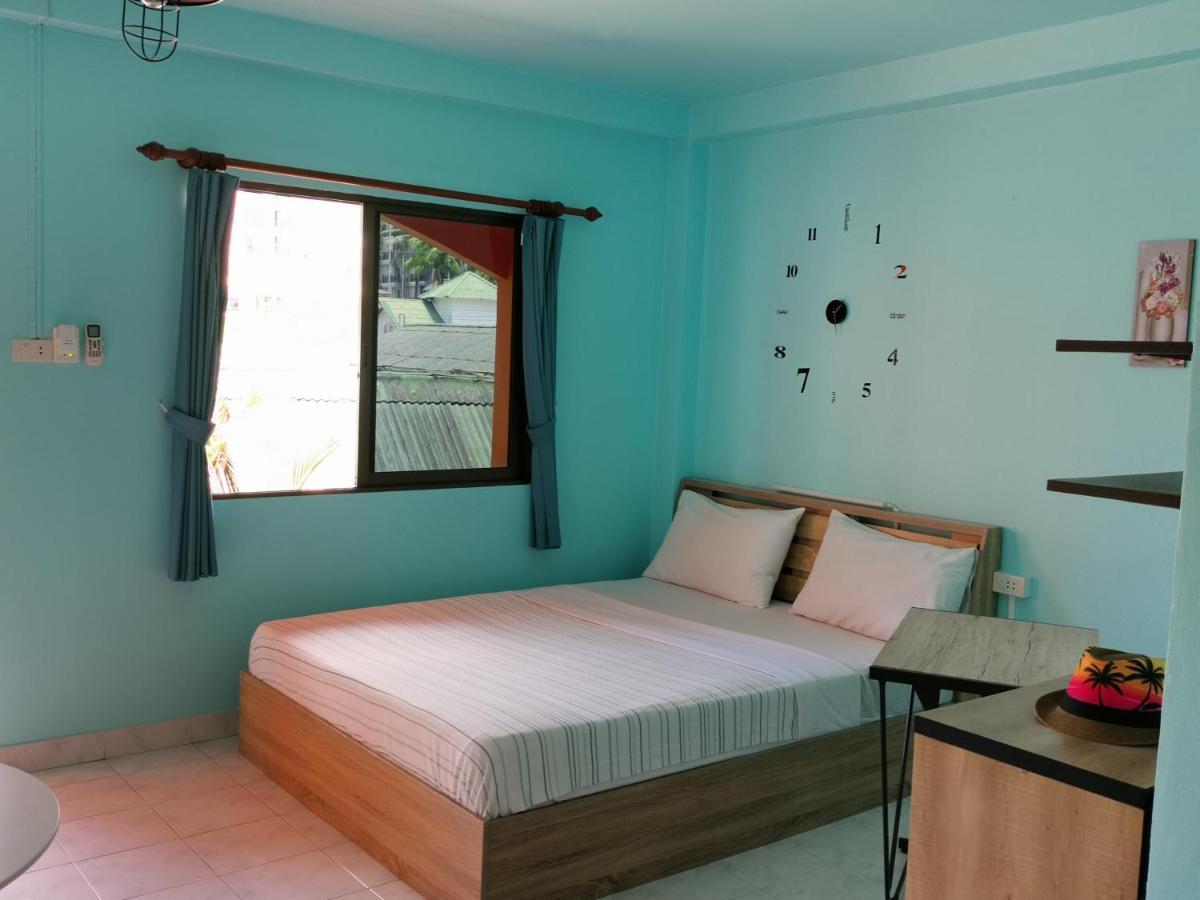 Mypatong Social Hostel Экстерьер фото