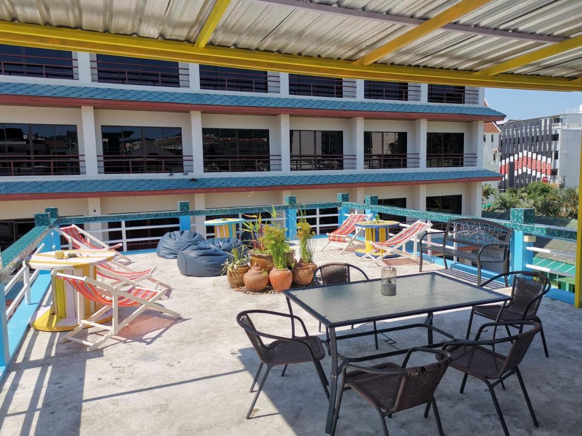 Mypatong Social Hostel Экстерьер фото