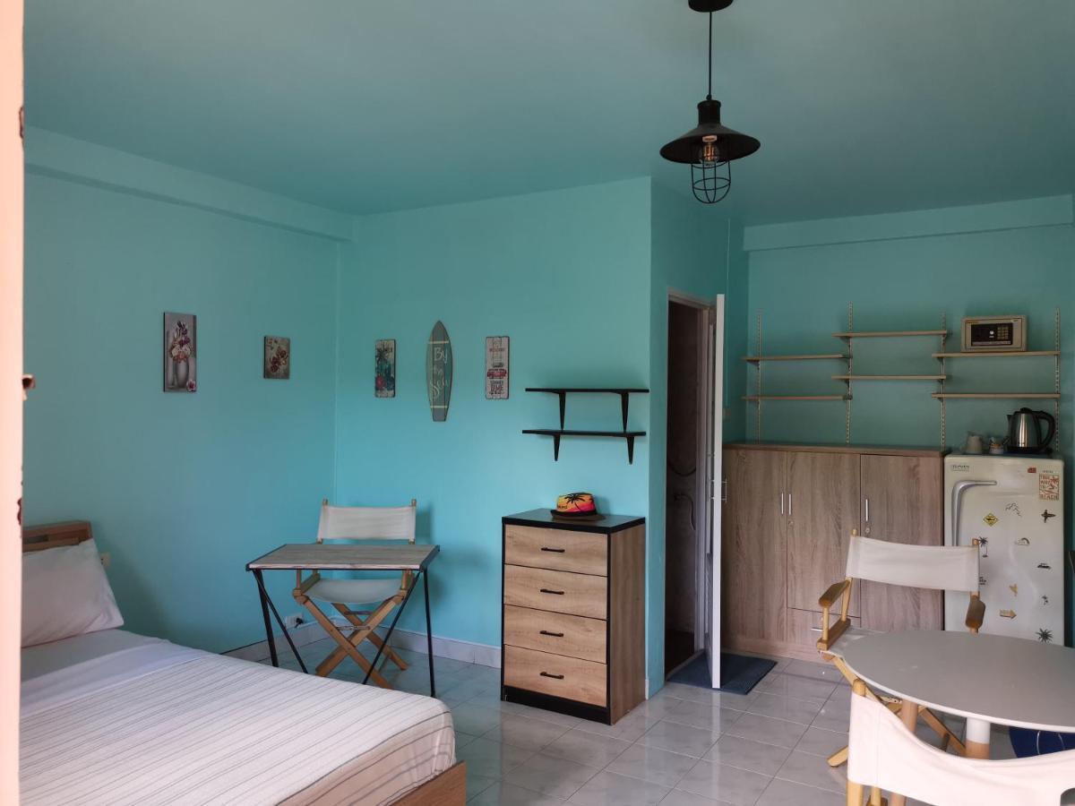 Mypatong Social Hostel Экстерьер фото